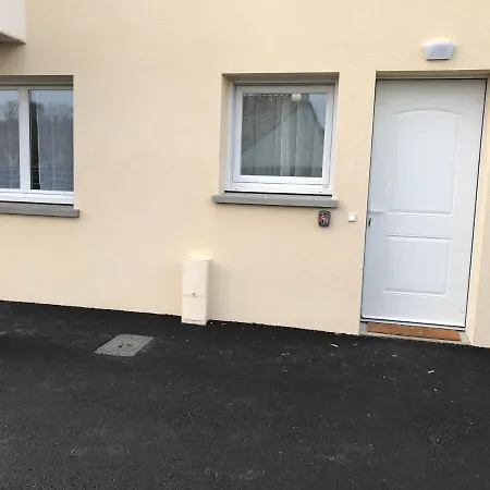 Appartement Numero 4 Ou Numero 8 Savigne-l'Eveque Exterior photo